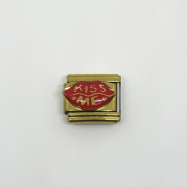 Charms Kiss Me
